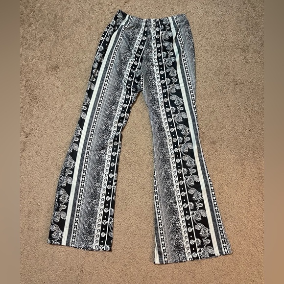 Black and white boho flared pants size Small - Picture 8 of 8